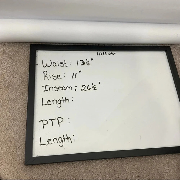 Hollister Black Ultra High Rise Mom Jean Size 3L - Picture 7 of 7